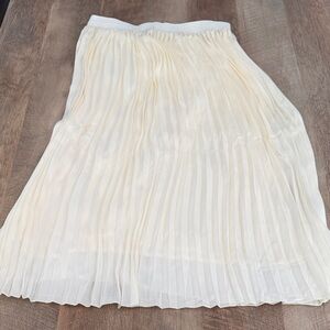 Women's Cream Pleated Midi Skirt